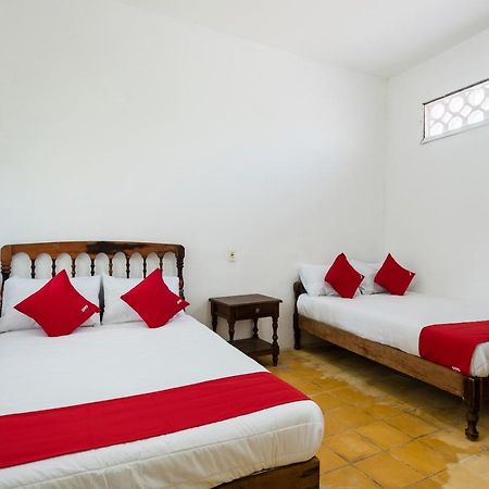 Oyo Hotel Las Palmas Cuyutlan มานซานิโญ ภายนอก รูปภาพ