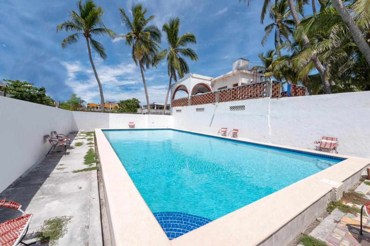 Oyo Hotel Las Palmas Cuyutlan มานซานิโญ ภายนอก รูปภาพ