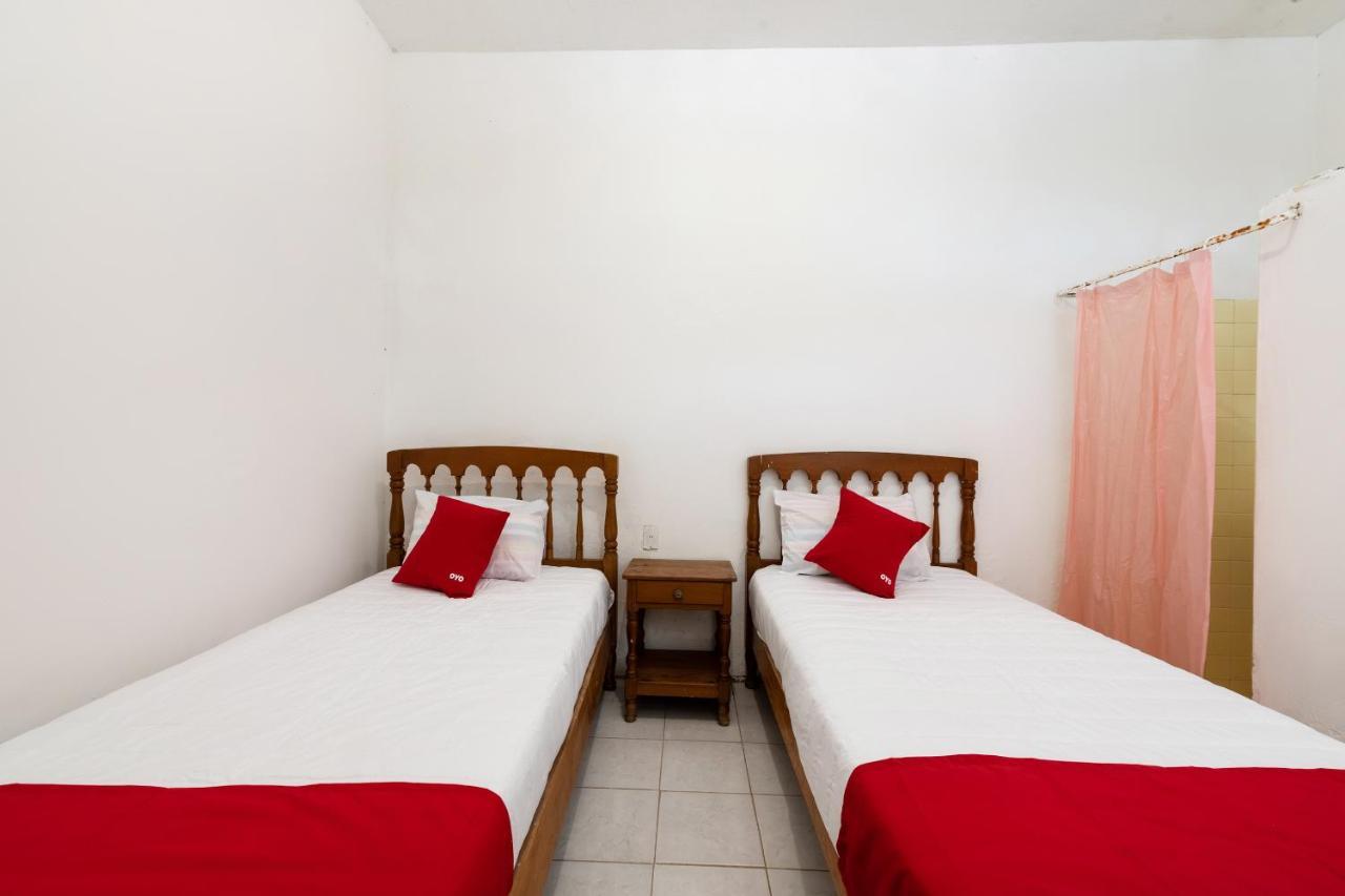 Oyo Hotel Las Palmas Cuyutlan มานซานิโญ ภายนอก รูปภาพ