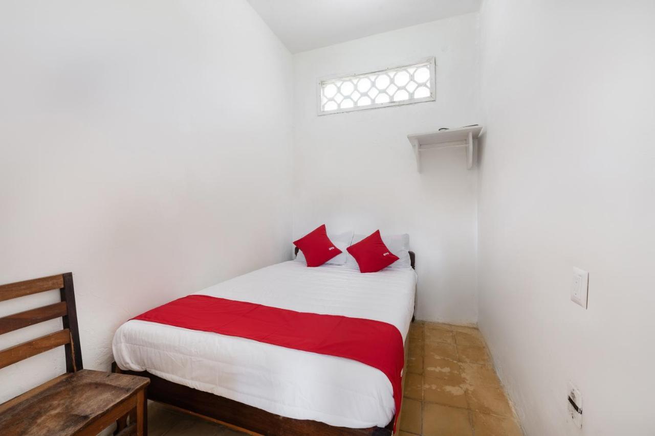Oyo Hotel Las Palmas Cuyutlan มานซานิโญ ภายนอก รูปภาพ