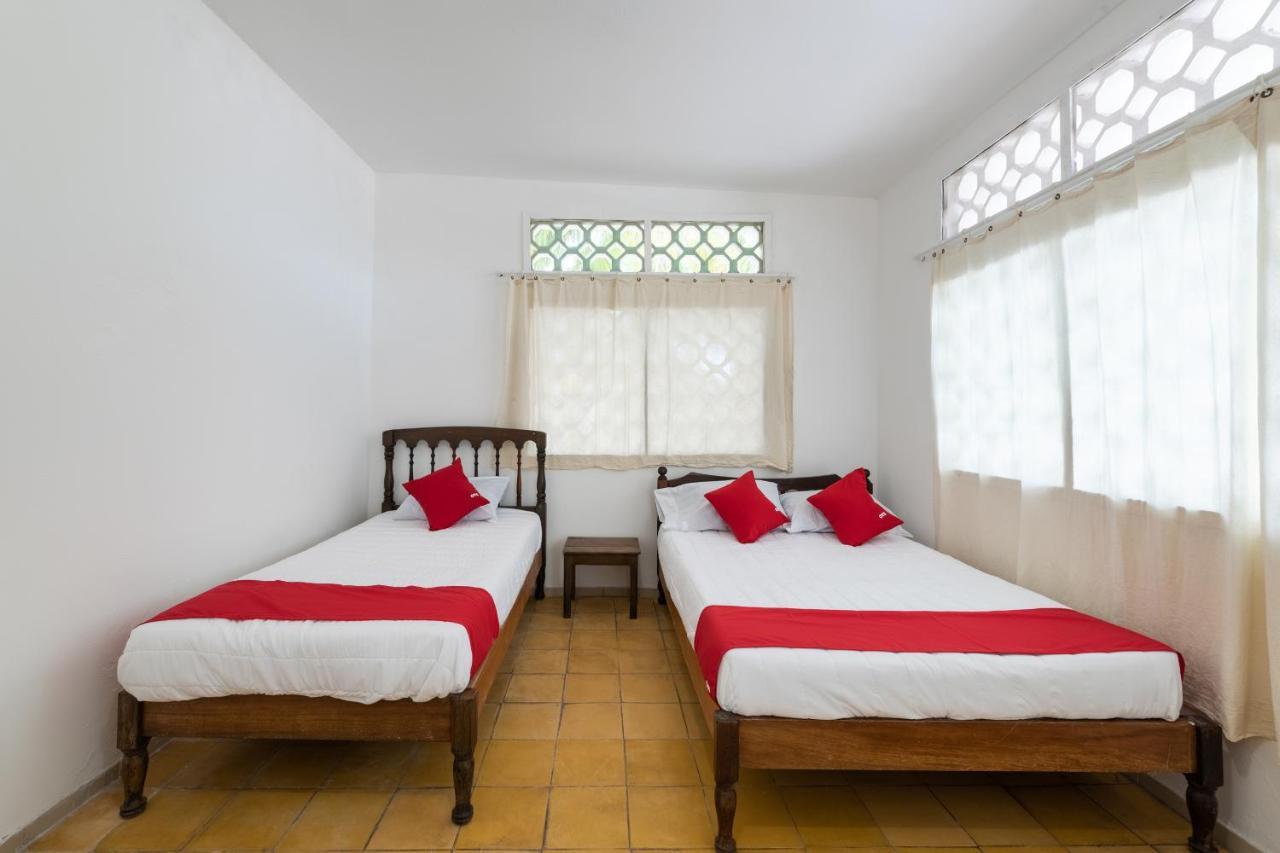 Oyo Hotel Las Palmas Cuyutlan มานซานิโญ ภายนอก รูปภาพ