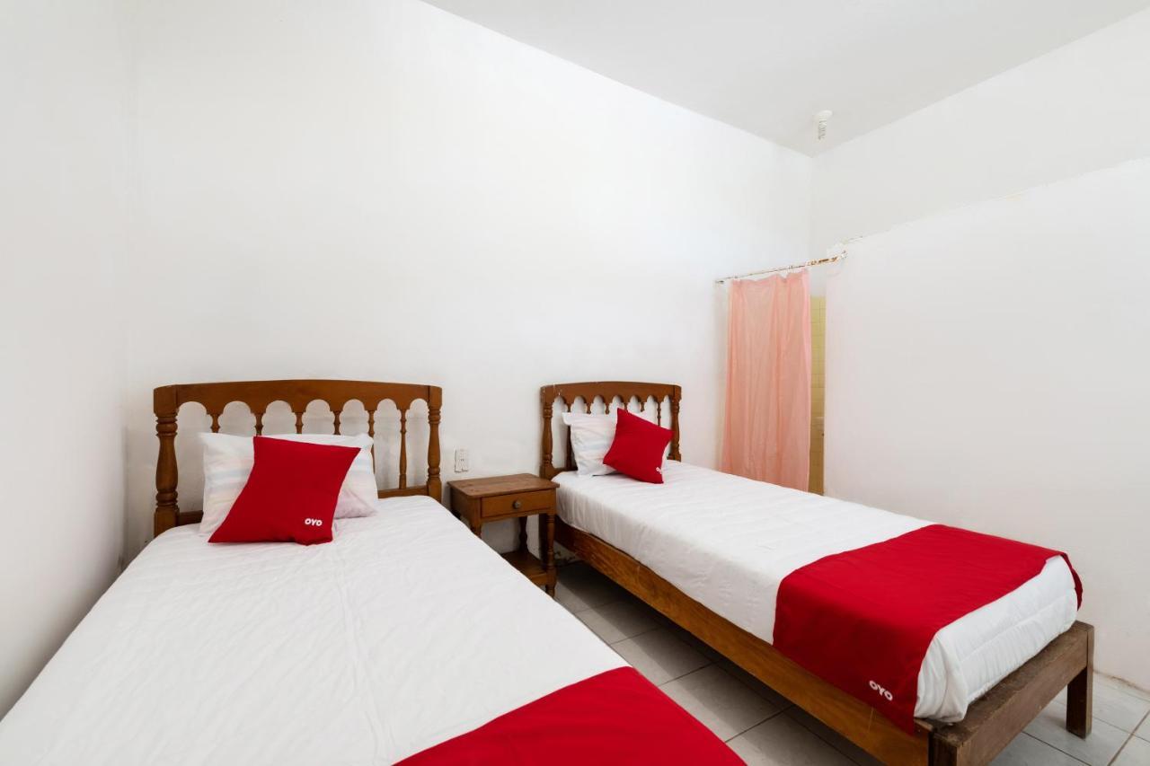 Oyo Hotel Las Palmas Cuyutlan มานซานิโญ ภายนอก รูปภาพ