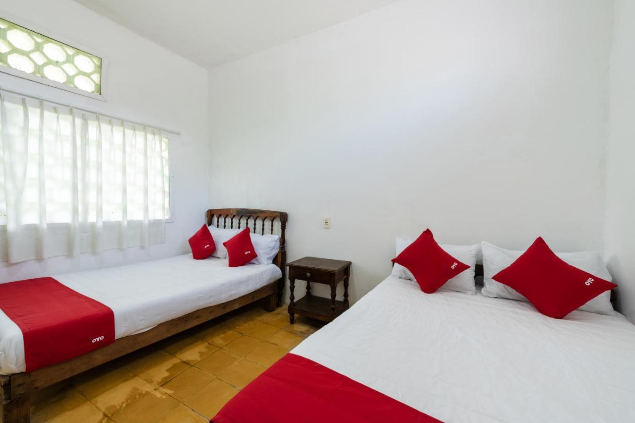 Oyo Hotel Las Palmas Cuyutlan มานซานิโญ ภายนอก รูปภาพ